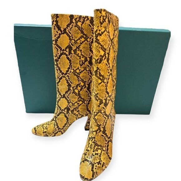 NIB Chelsea Paris Queen Boots, Yellow Snake Print, Size 37EU - Picture 3 of 15